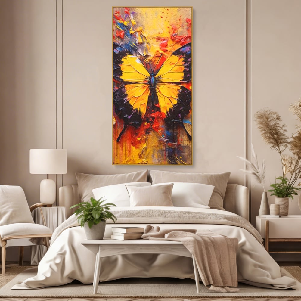 Tablou canvas cu pictura cu fluture galben, in rama de aluminiu auriu, pe perete intr-un dormitor